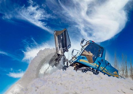 SG400 High-End Snow Groomer with Hydrostatic Transmission Electronic Controll