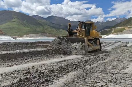 SD9N Bulldozer Successfully Supports Large-Scale Copper Mining Operations in Tibet